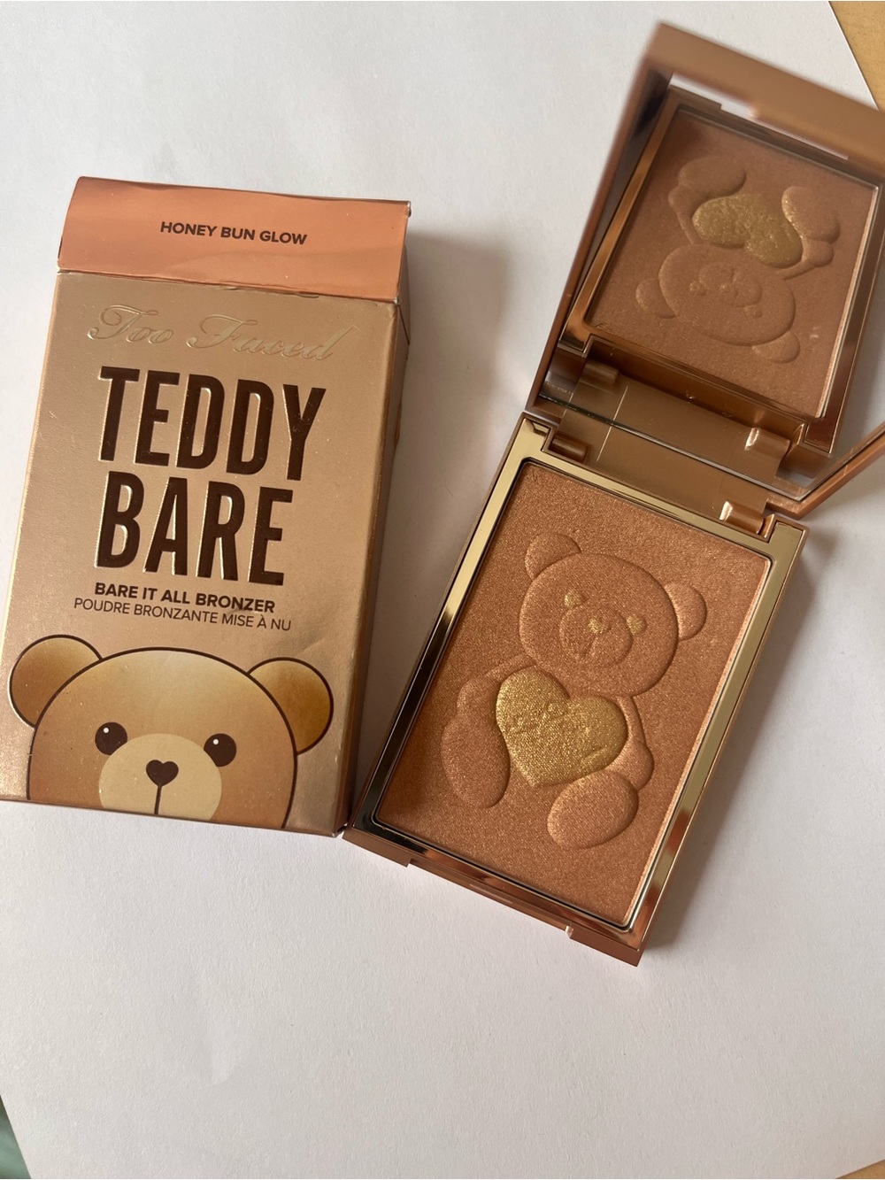 Too Faced Teddy Bare Honey Bun Glow Bronzer - Honey Bun Glow